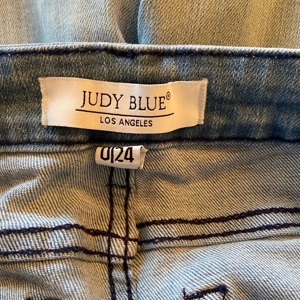 Judy‎ Blue Light Wash Ankle Jeans